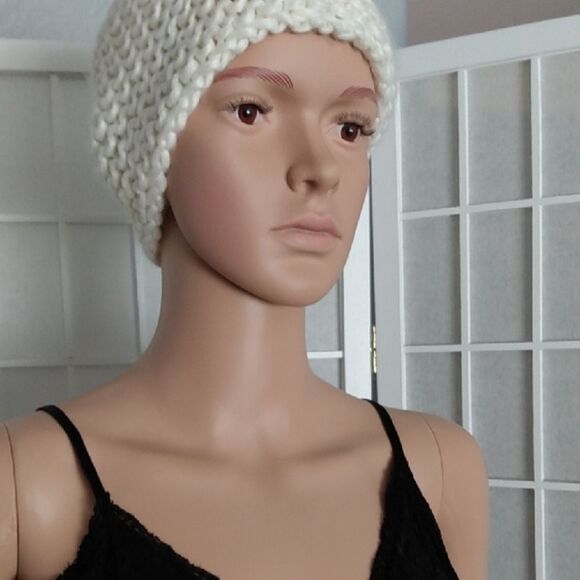 Cozy Charter Club Pearl White Beanie - Picture 7 of 7